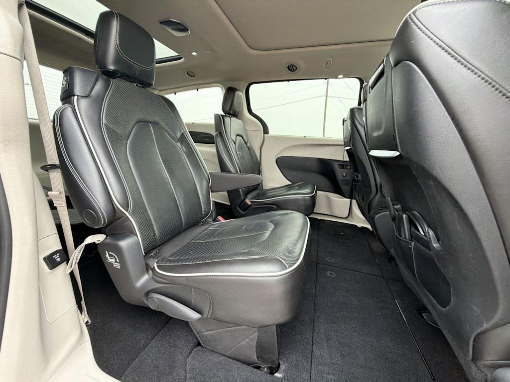 Thumbnail: 2021 Chrysler Pacifica - 27