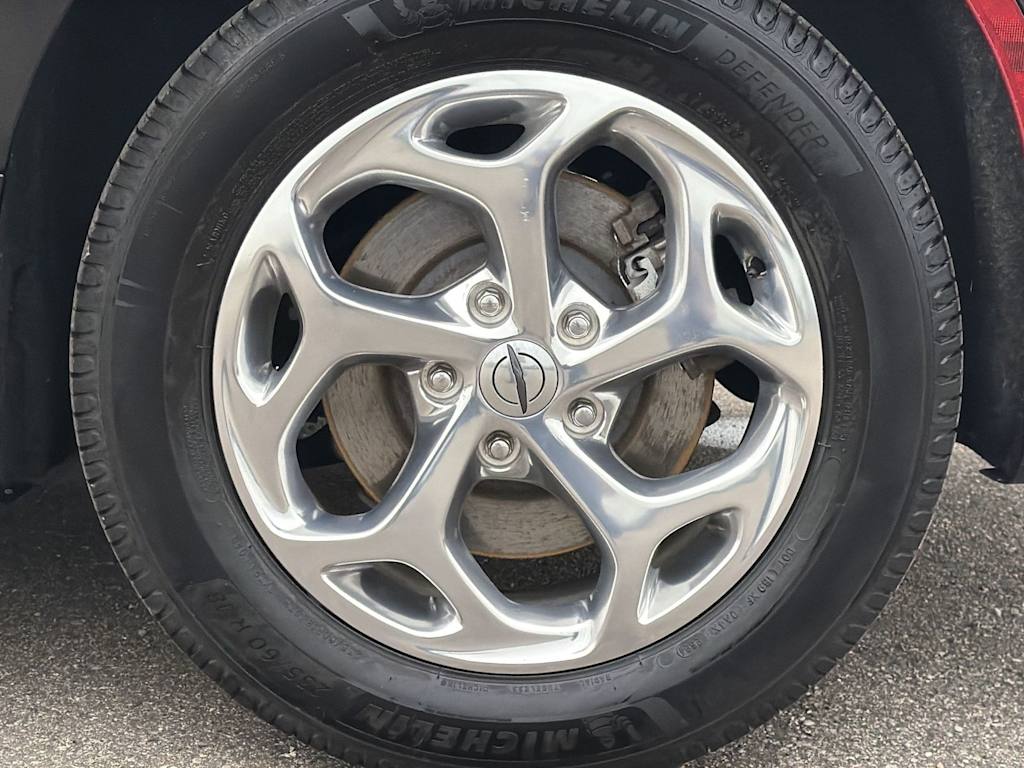 Thumbnail: 2021 Chrysler Pacifica - 8