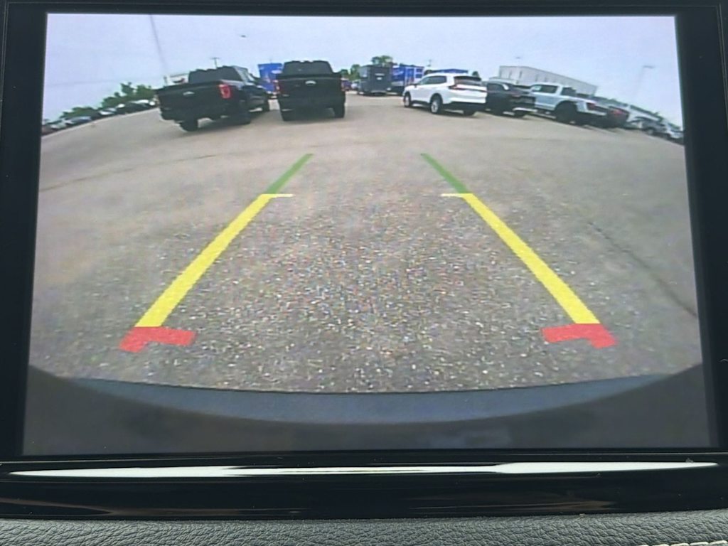 Thumbnail: 2021 Chrysler Pacifica - 33