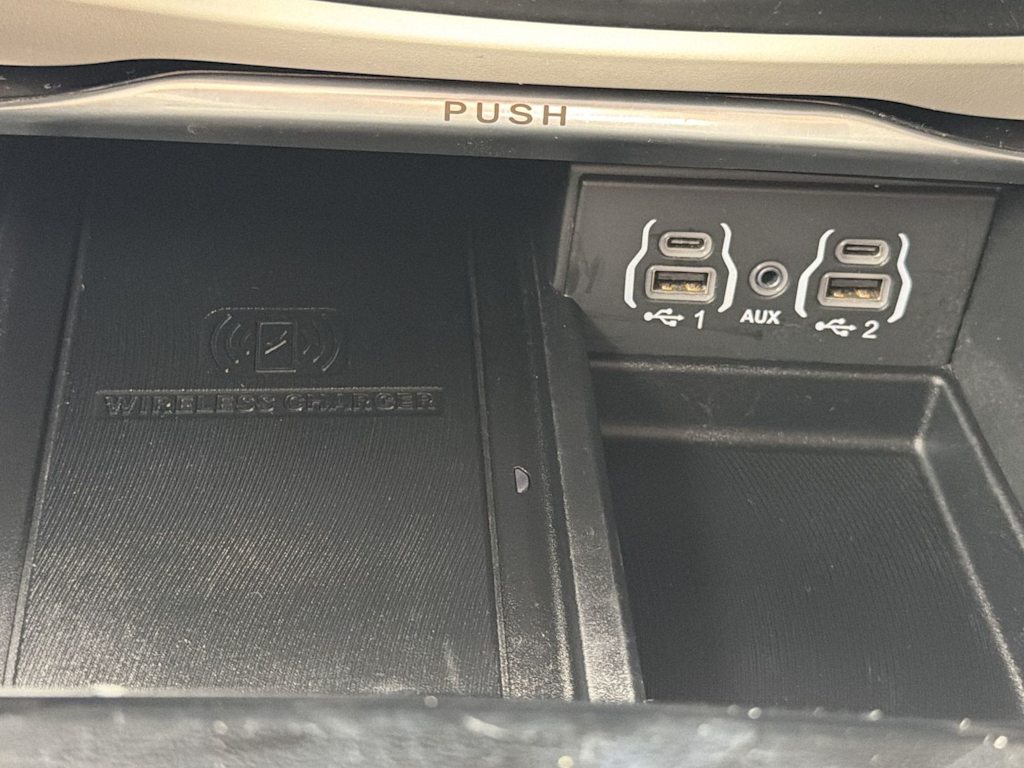 Thumbnail: 2021 Chrysler Pacifica - 35