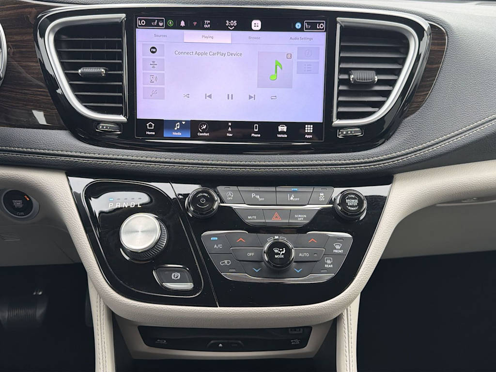 Thumbnail: 2021 Chrysler Pacifica - 13