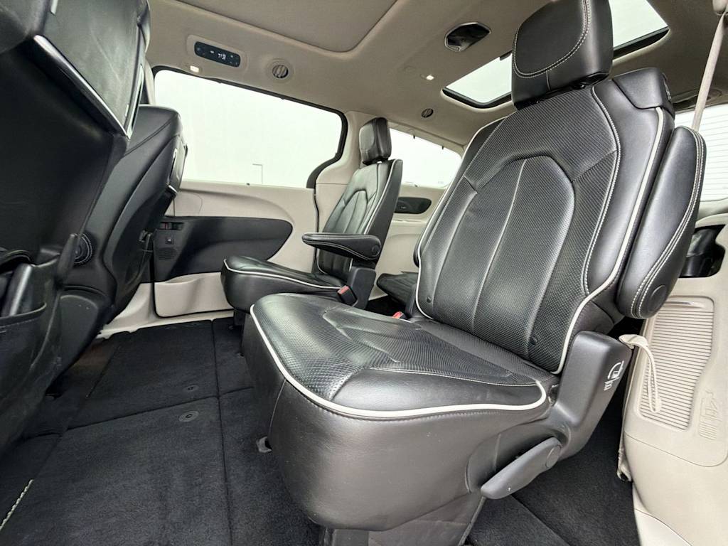 Thumbnail: 2021 Chrysler Pacifica - 26