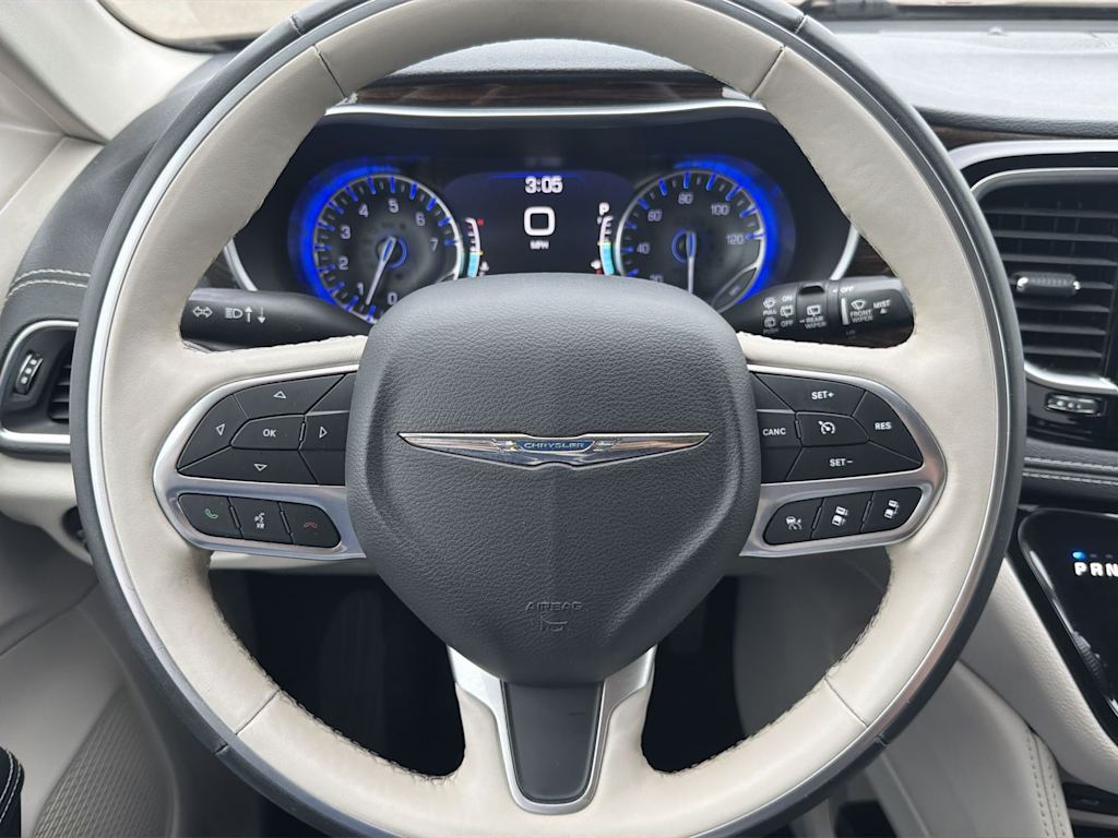 Thumbnail: 2021 Chrysler Pacifica - 9