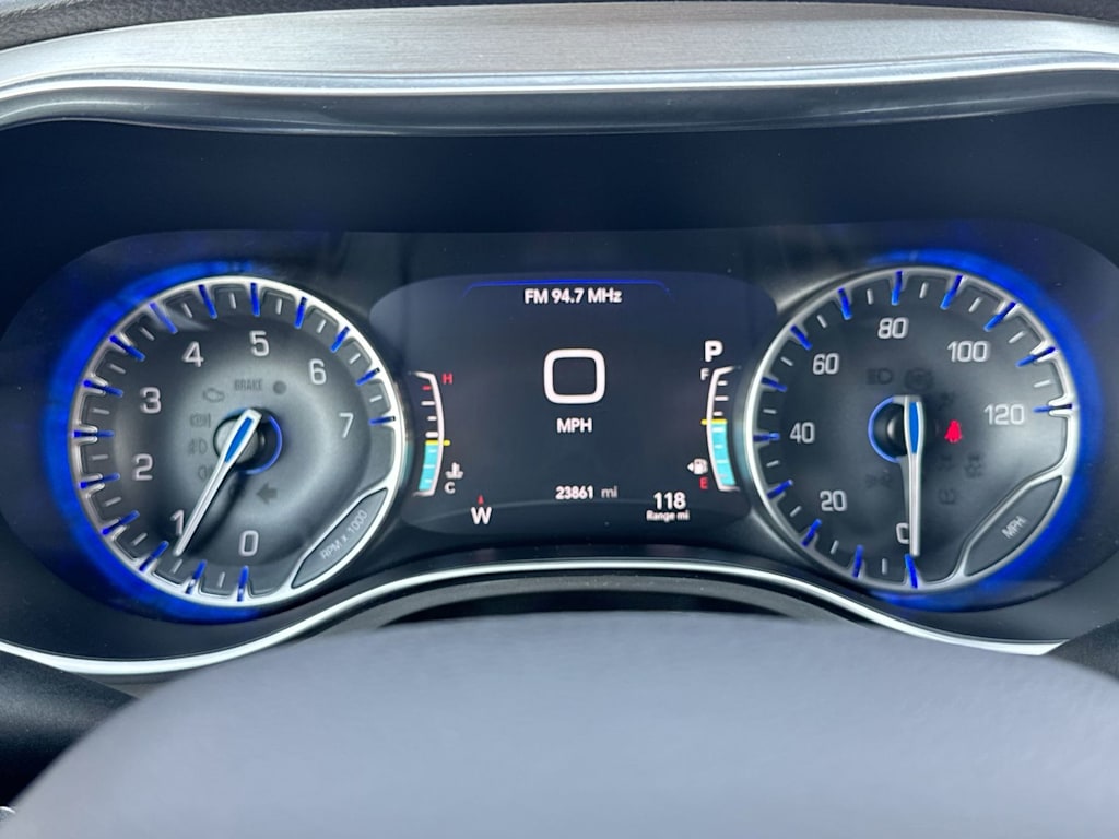 Thumbnail: 2023 Chrysler Pacifica - 35