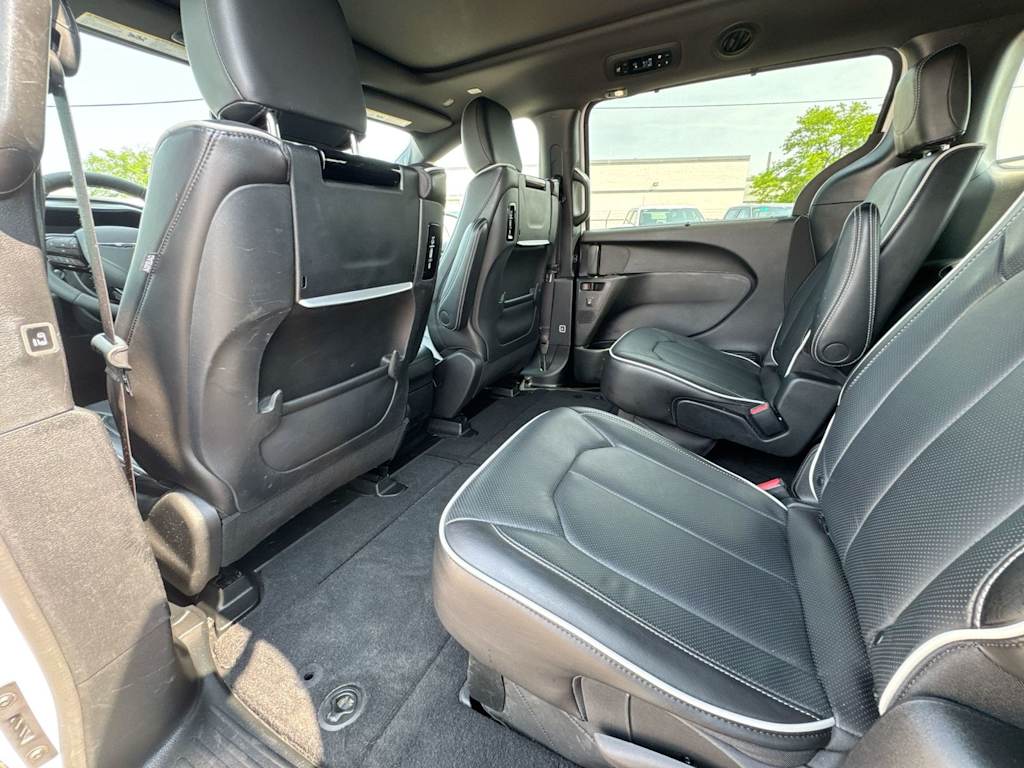 Thumbnail: 2023 Chrysler Pacifica - 12