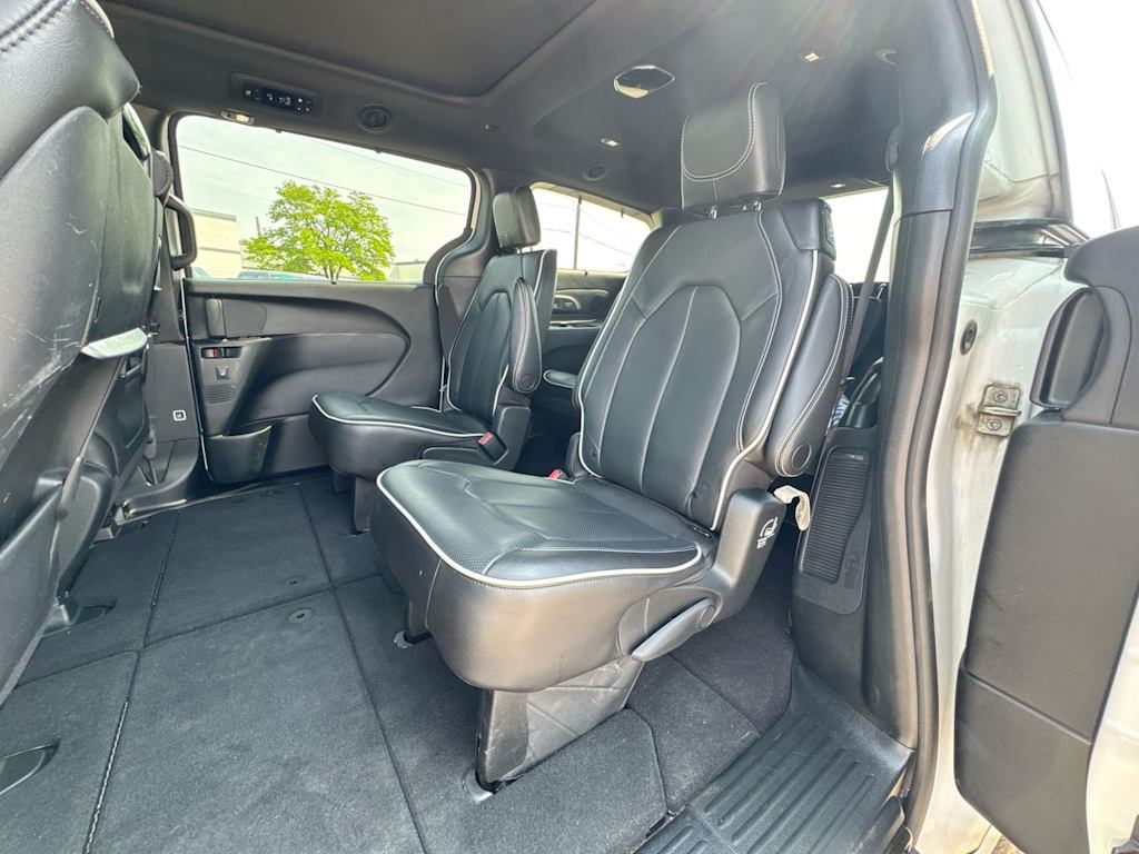 Thumbnail: 2023 Chrysler Pacifica - 24