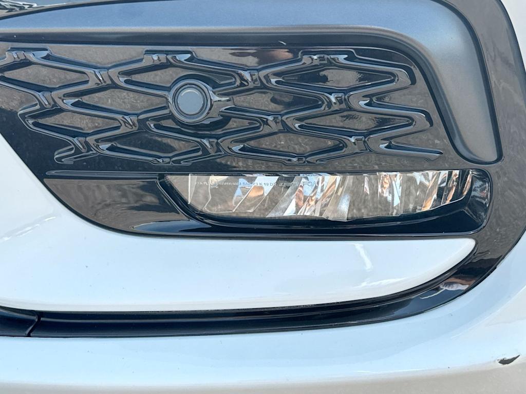 Thumbnail: 2023 Chrysler Pacifica - 7