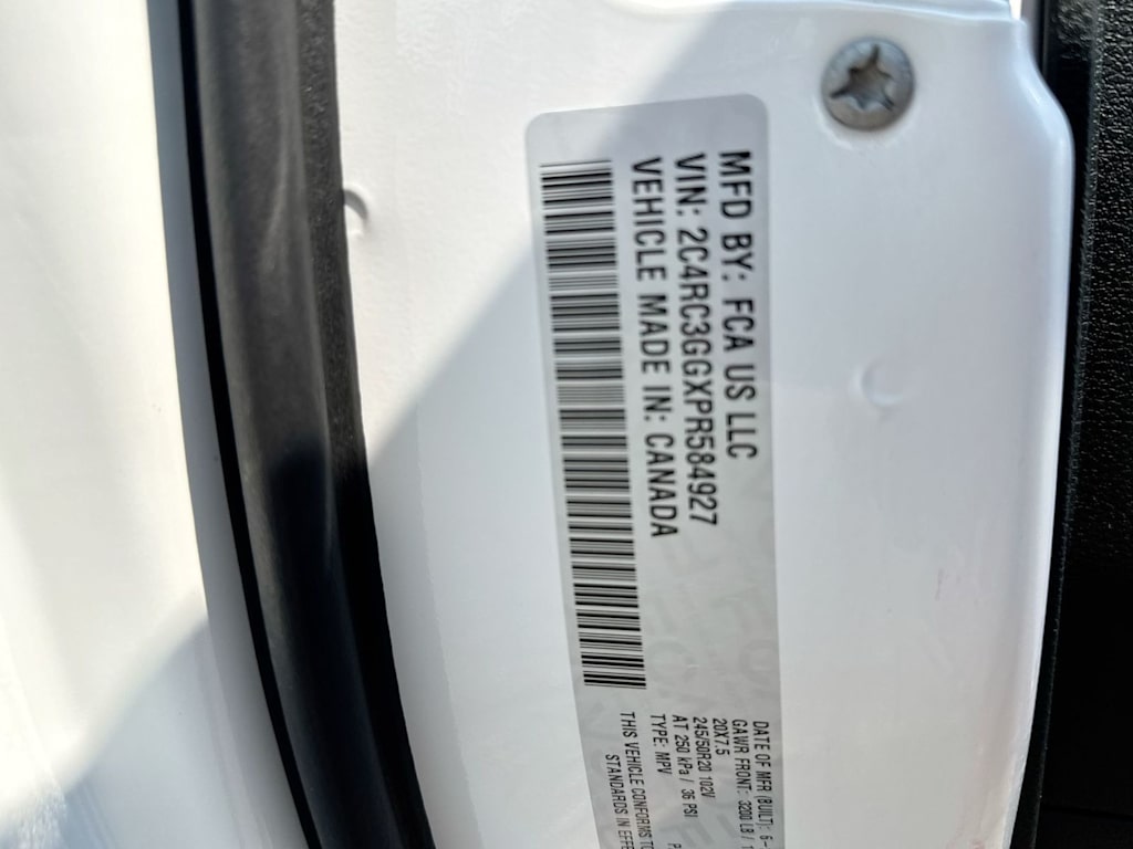Thumbnail: 2023 Chrysler Pacifica - 16