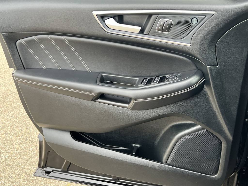 Thumbnail: 2024 Ford Edge - 34