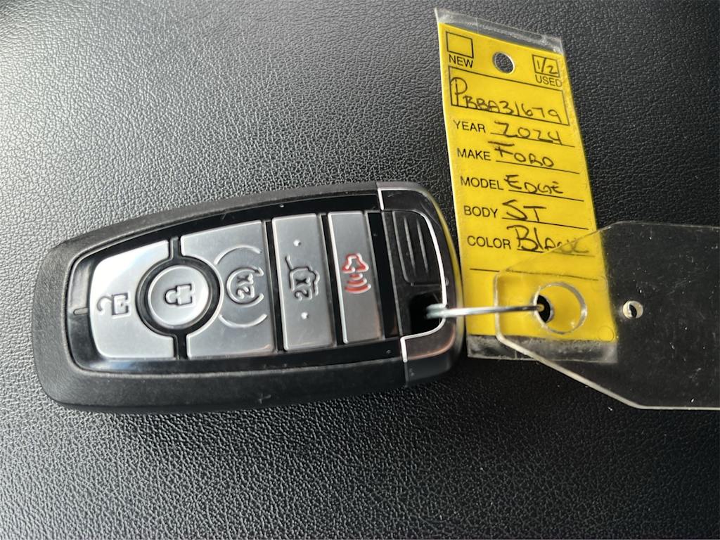 Thumbnail: 2024 Ford Edge - 18