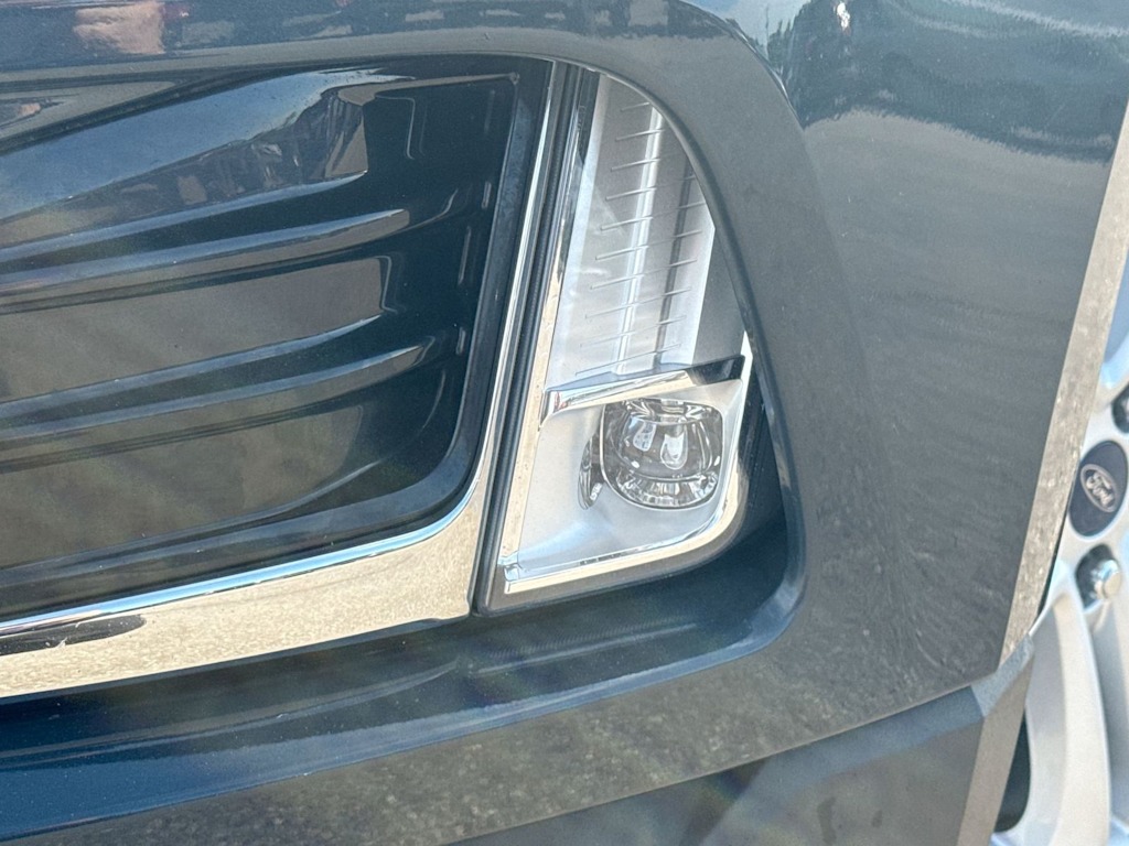 Thumbnail: 2019 Ford Edge - 16