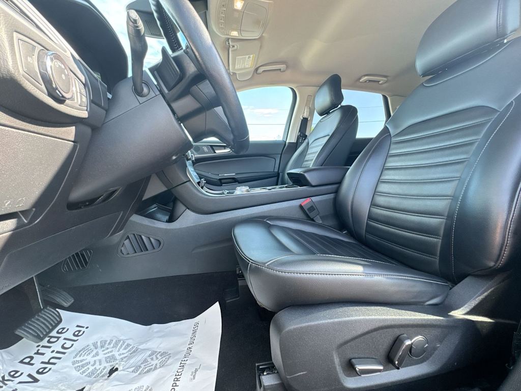 Thumbnail: 2019 Ford Edge - 11