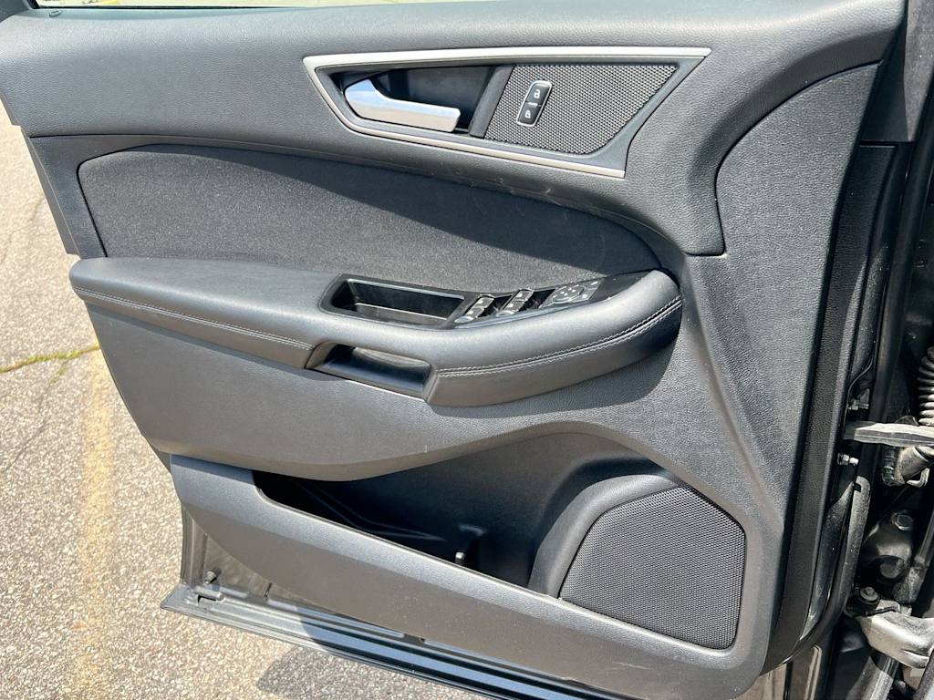Thumbnail: 2018 Ford Edge - 33