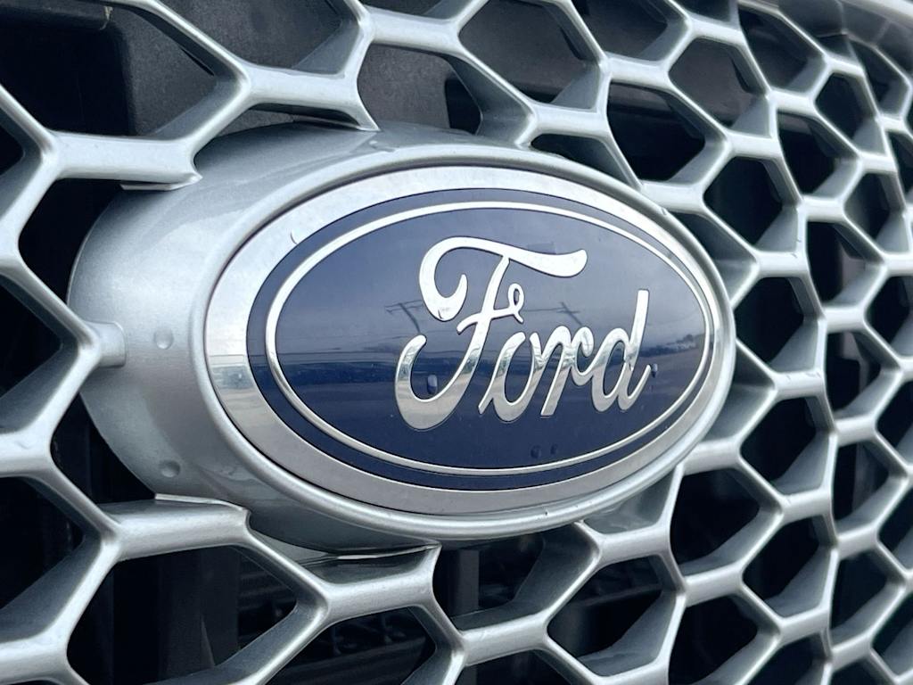 Thumbnail: 2023 Ford Edge - 21