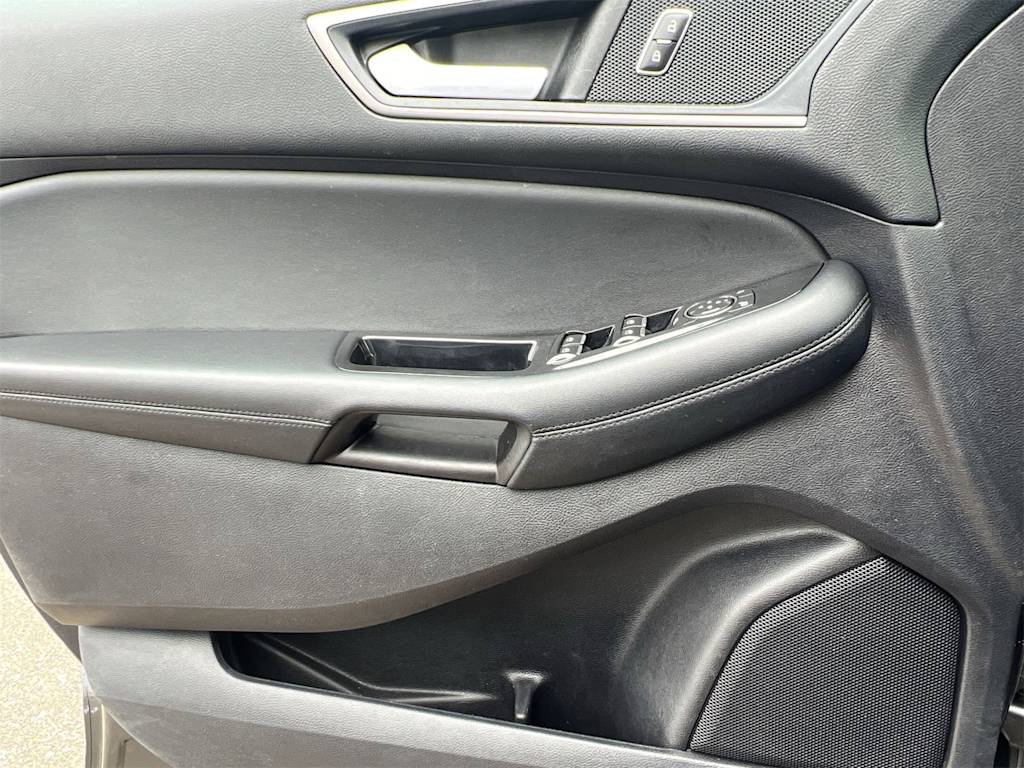 Thumbnail: 2019 Ford Edge - 35