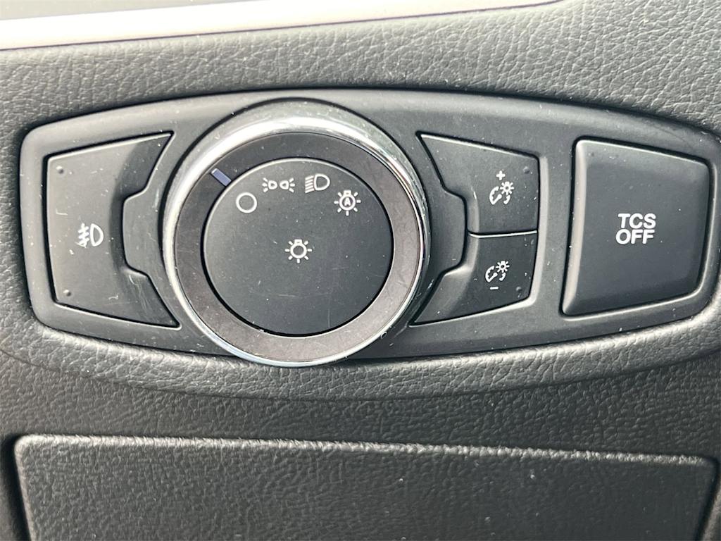 Thumbnail: 2019 Ford Edge - 26