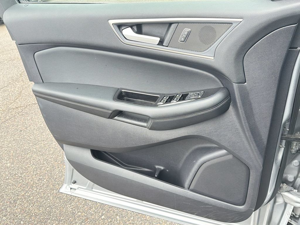 Thumbnail: 2020 Ford Edge - 33