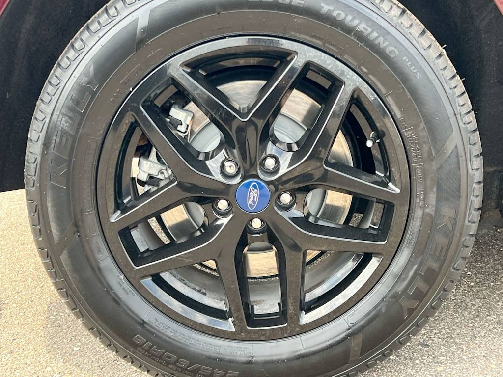 Thumbnail: 2021 Ford Edge - 8