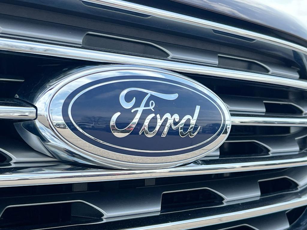 Thumbnail: 2021 Ford Edge - 23