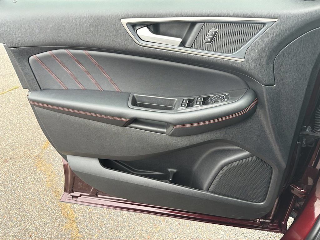 Thumbnail: 2024 Ford Edge - 31