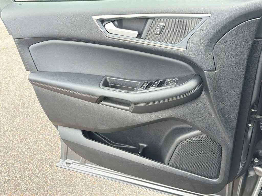 Thumbnail: 2024 Ford Edge - 32