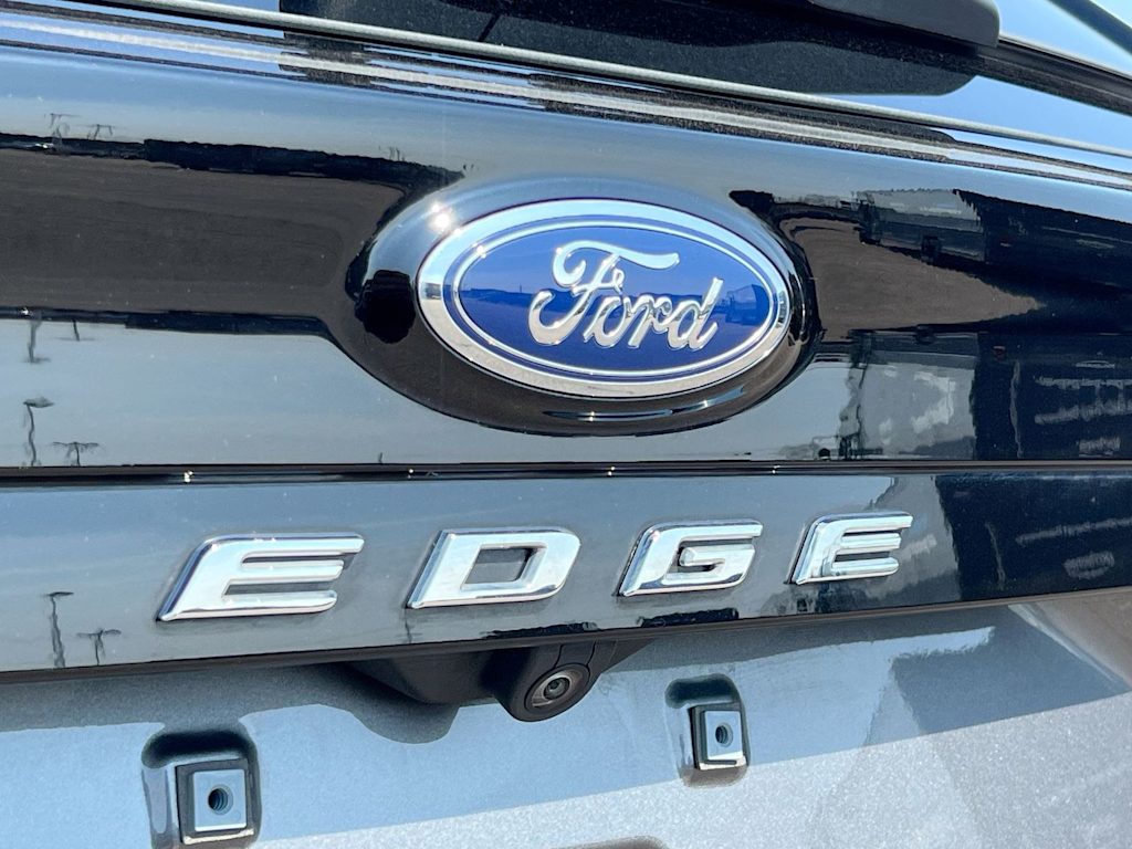 Thumbnail: 2023 Ford Edge - 7