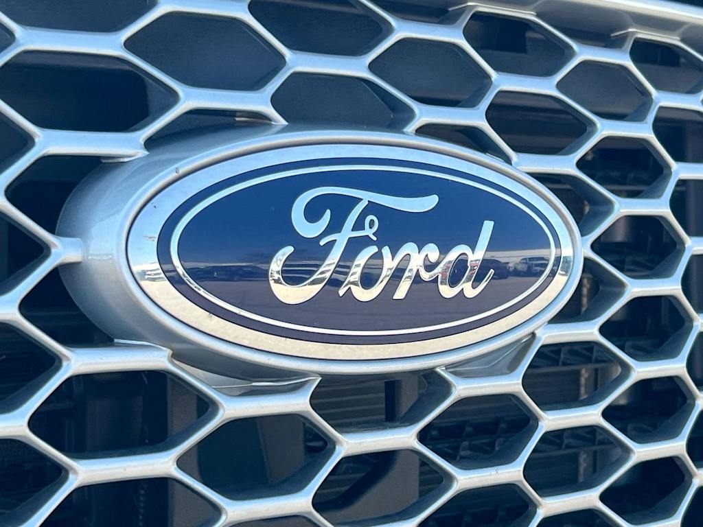 Thumbnail: 2023 Ford Edge - 23