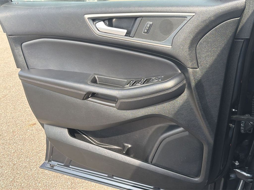 Thumbnail: 2024 Ford Edge - 32