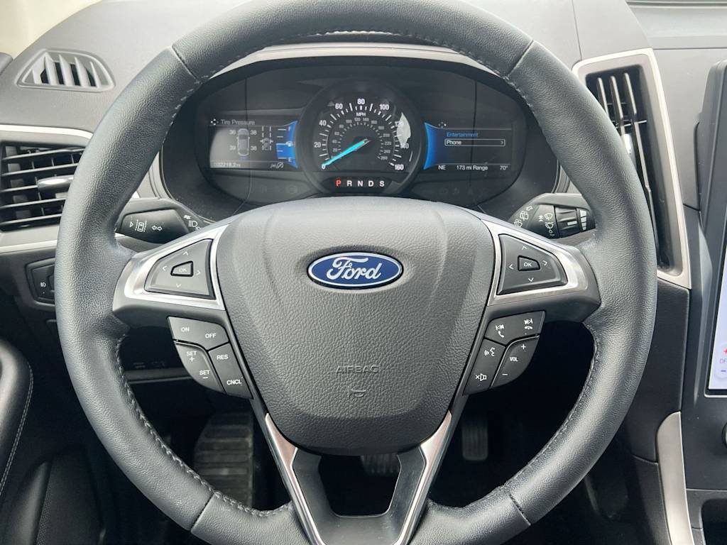 Thumbnail: 2023 Ford Edge - 9