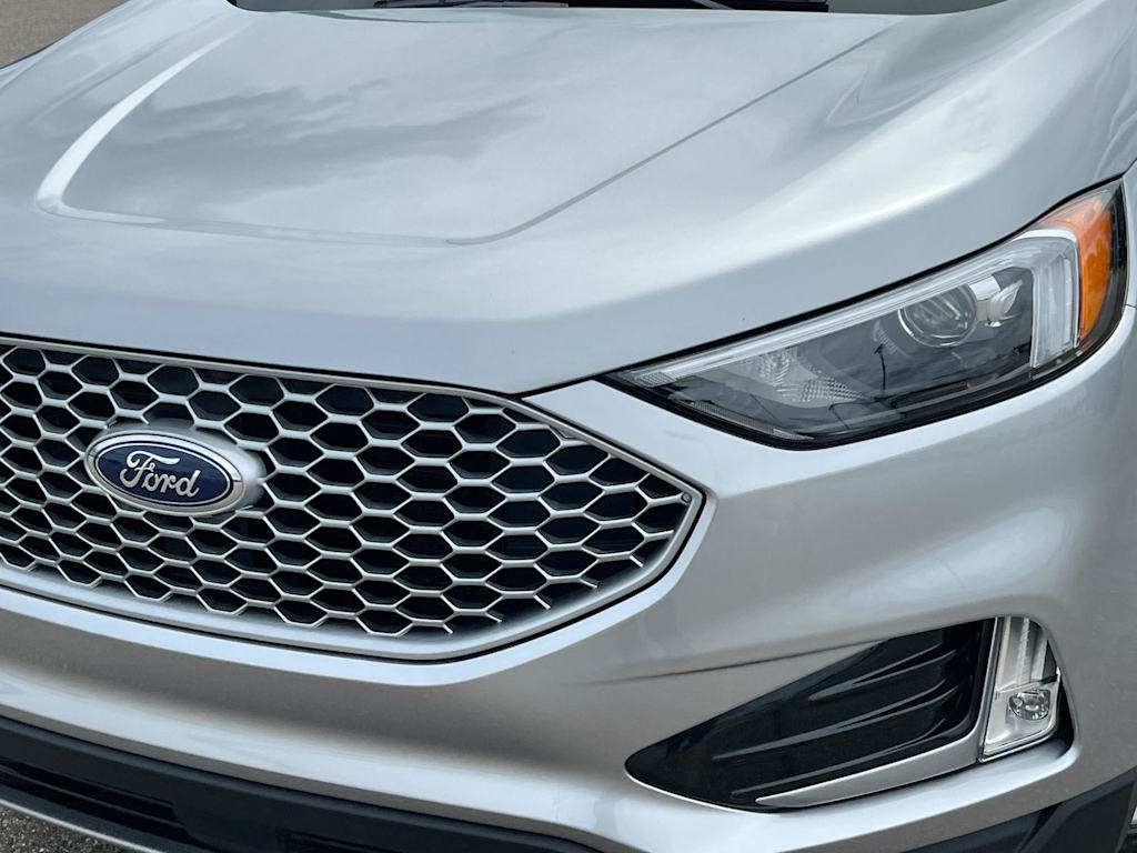 Thumbnail: 2023 Ford Edge - 22