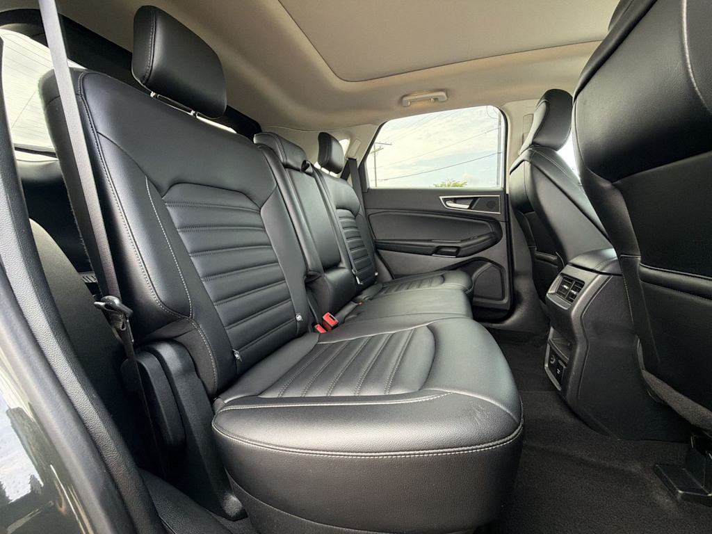 Thumbnail: 2022 Ford Edge - 26