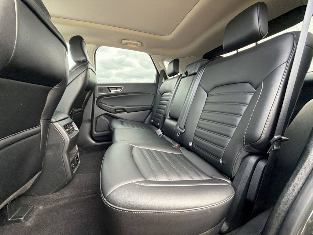 Thumbnail: 2022 Ford Edge - 25