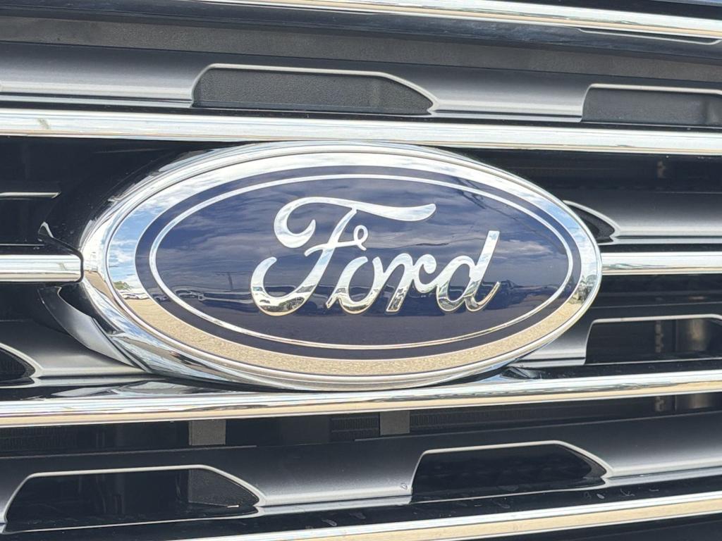 Thumbnail: 2022 Ford Edge - 7