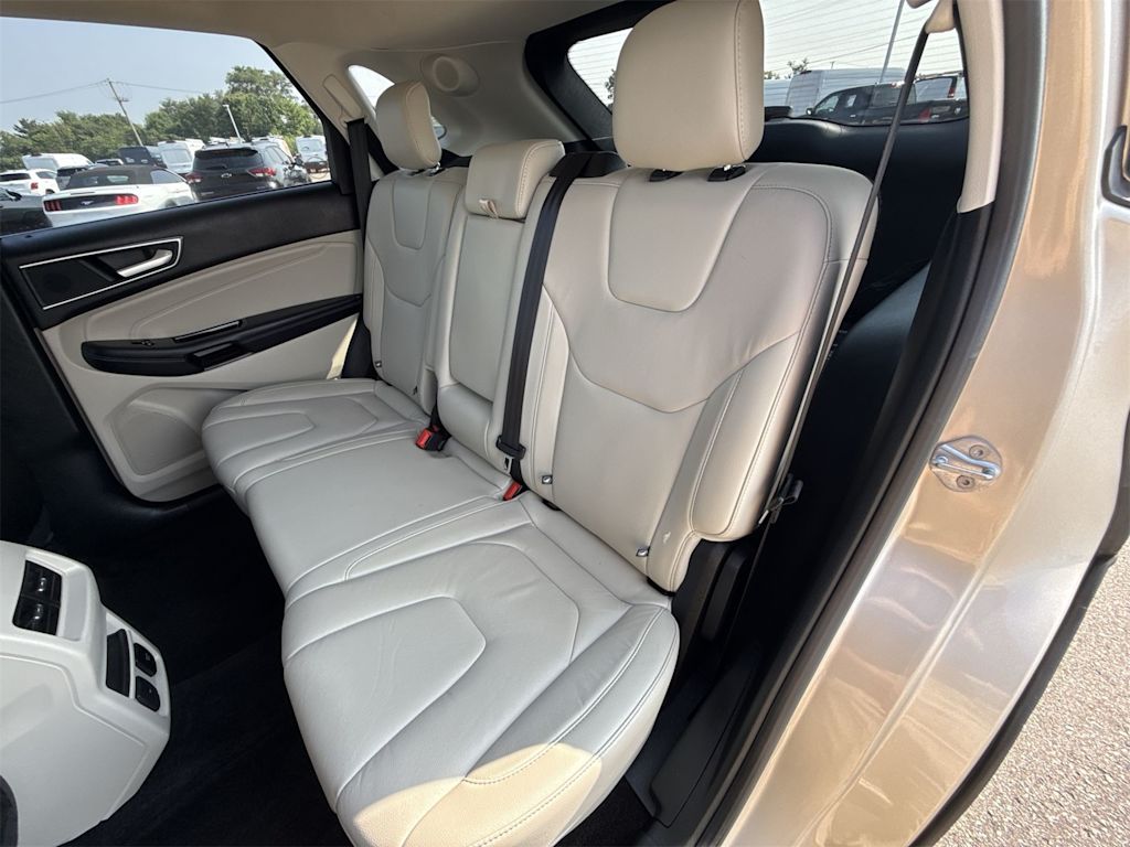 Thumbnail: 2018 Ford Edge - 11