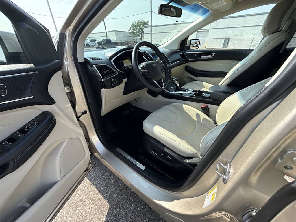 Thumbnail: 2018 Ford Edge - 9