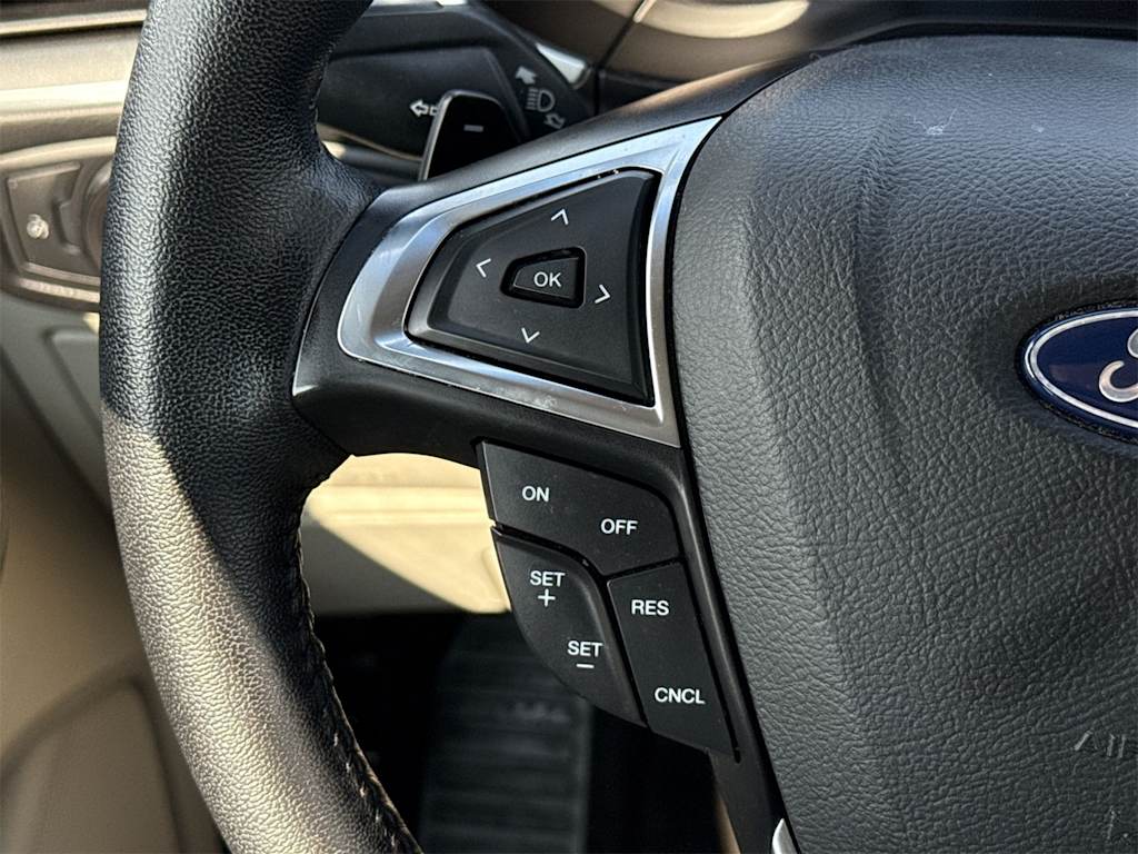 Thumbnail: 2018 Ford Edge - 30