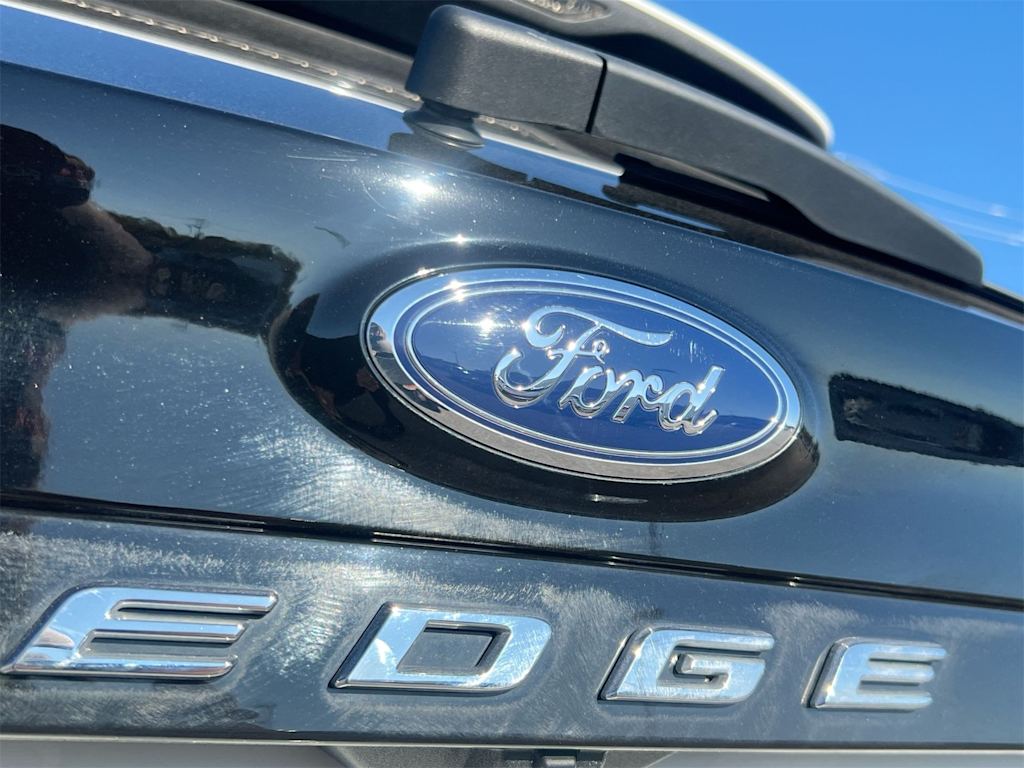 Thumbnail: 2021 Ford Edge - 6