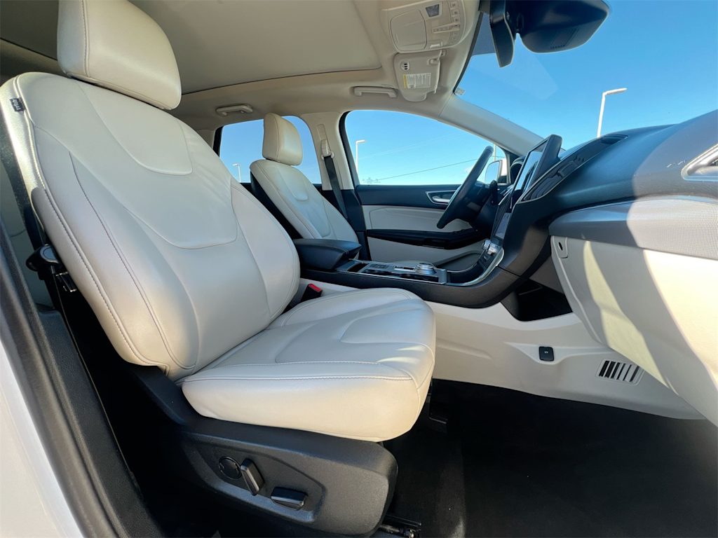 Thumbnail: 2021 Ford Edge - 27