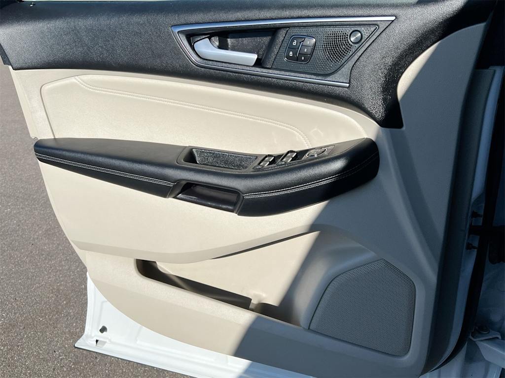 Thumbnail: 2021 Ford Edge - 33