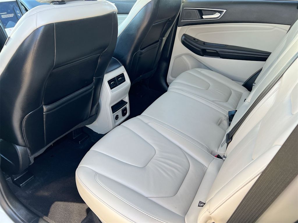 Thumbnail: 2021 Ford Edge - 12