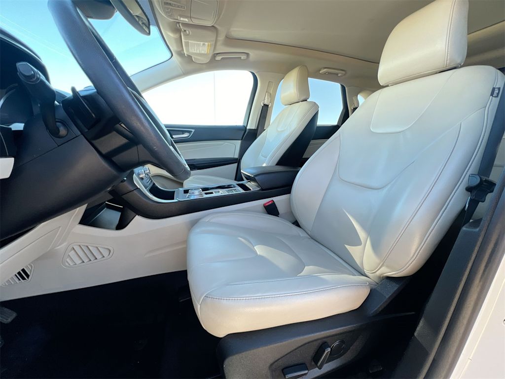 Thumbnail: 2021 Ford Edge - 11