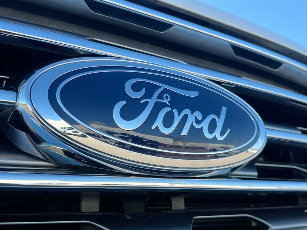 Thumbnail: 2021 Ford Edge - 23