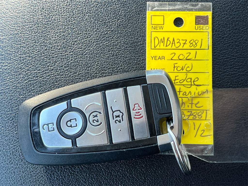 Thumbnail: 2021 Ford Edge - 16