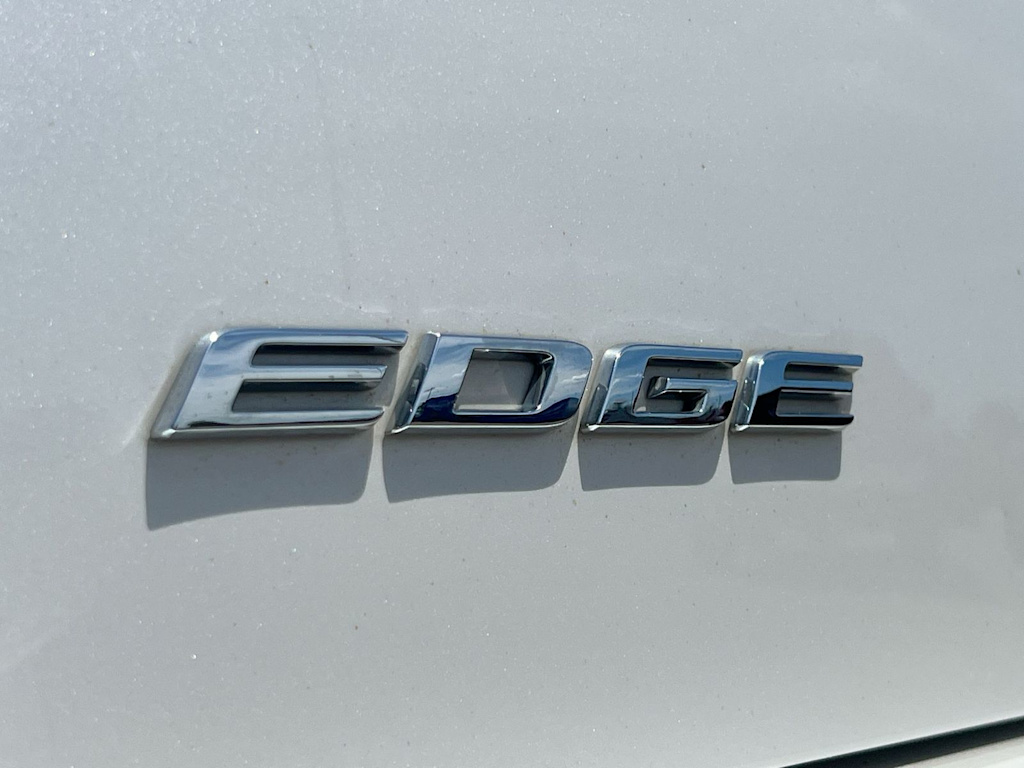 Thumbnail: 2015 Ford Edge - 23
