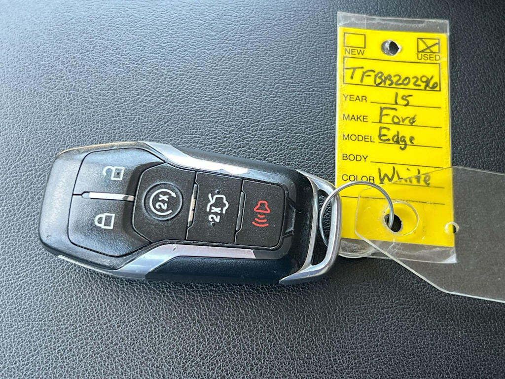 Thumbnail: 2015 Ford Edge - 16