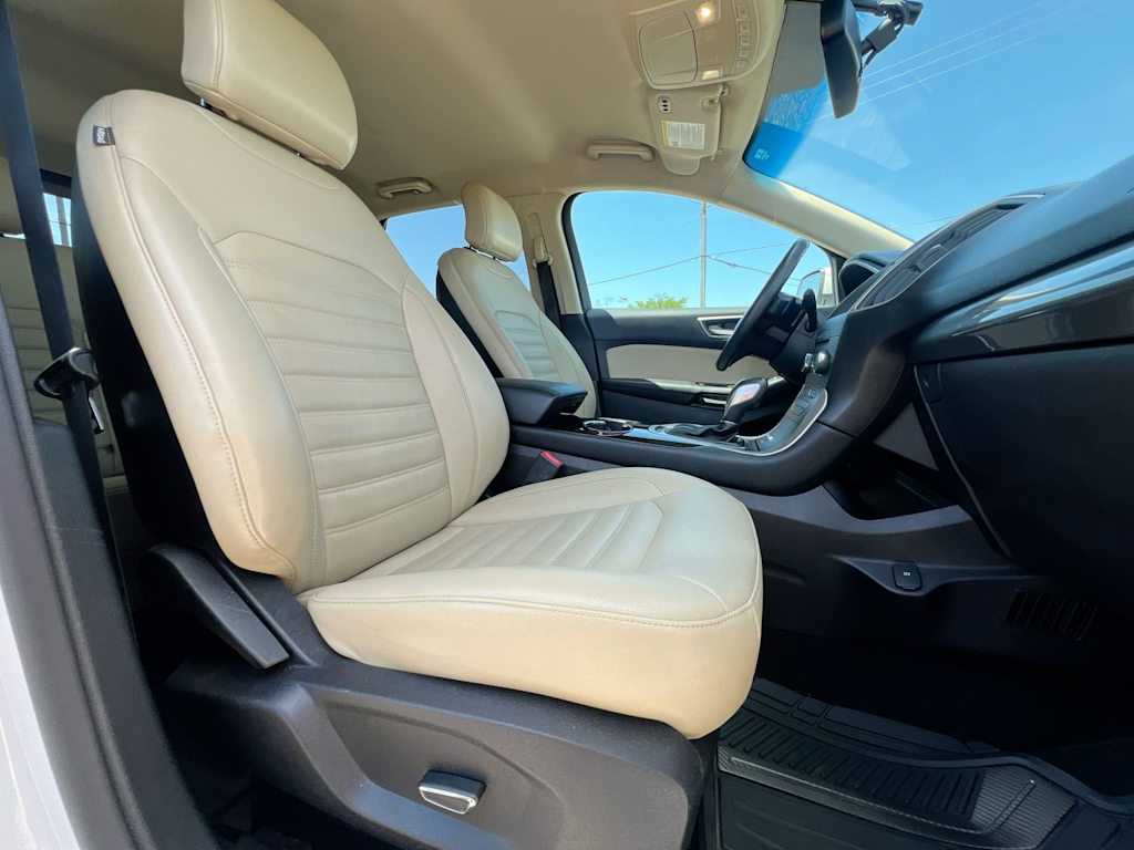 Thumbnail: 2015 Ford Edge - 27