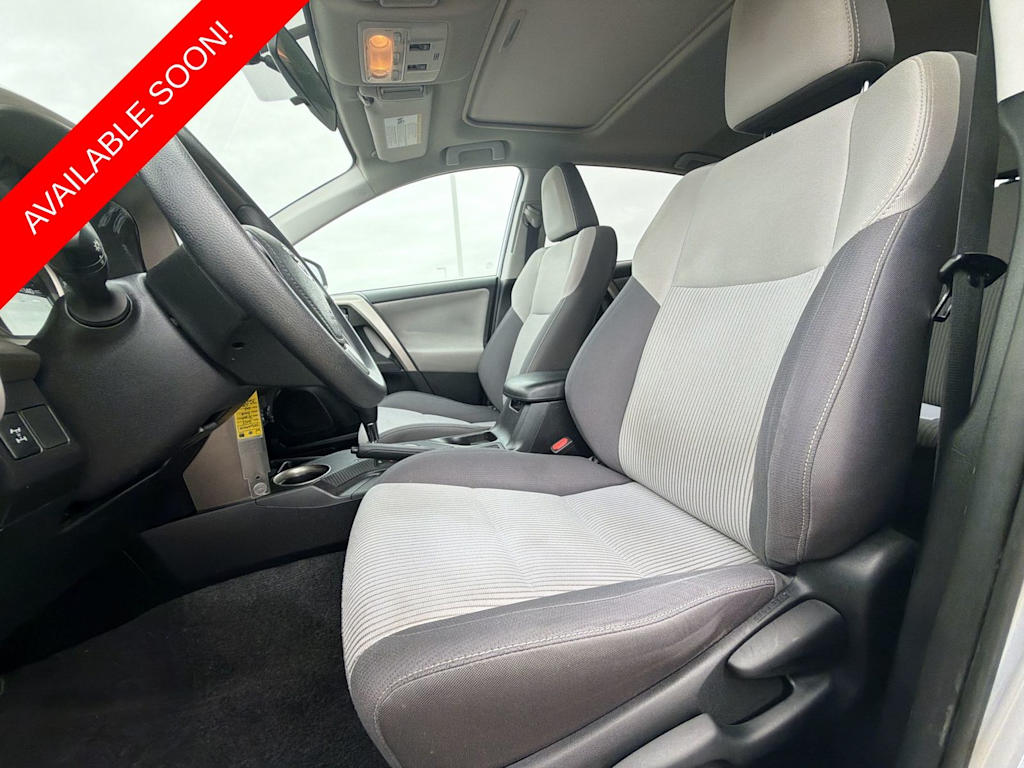 Thumbnail: 2015 Toyota RAV4 - 11