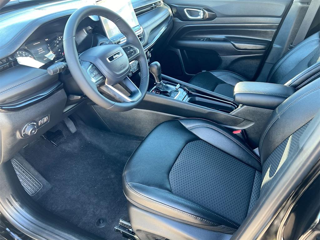 Thumbnail: 2025 Jeep Compass - 9