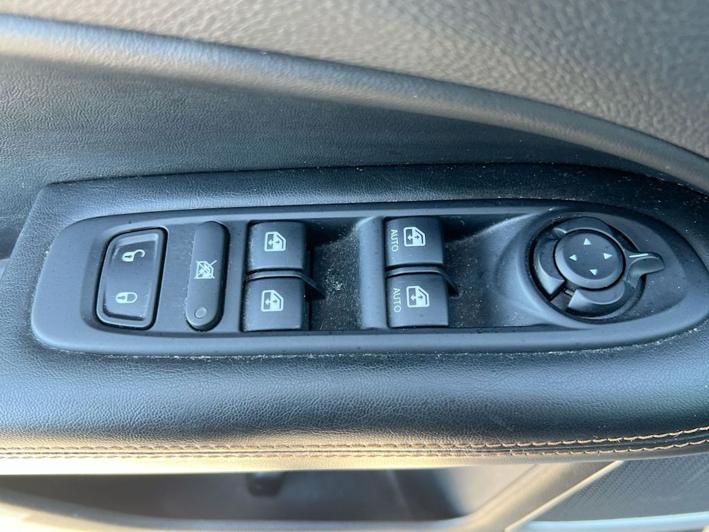 Thumbnail: 2018 Jeep Compass - 25