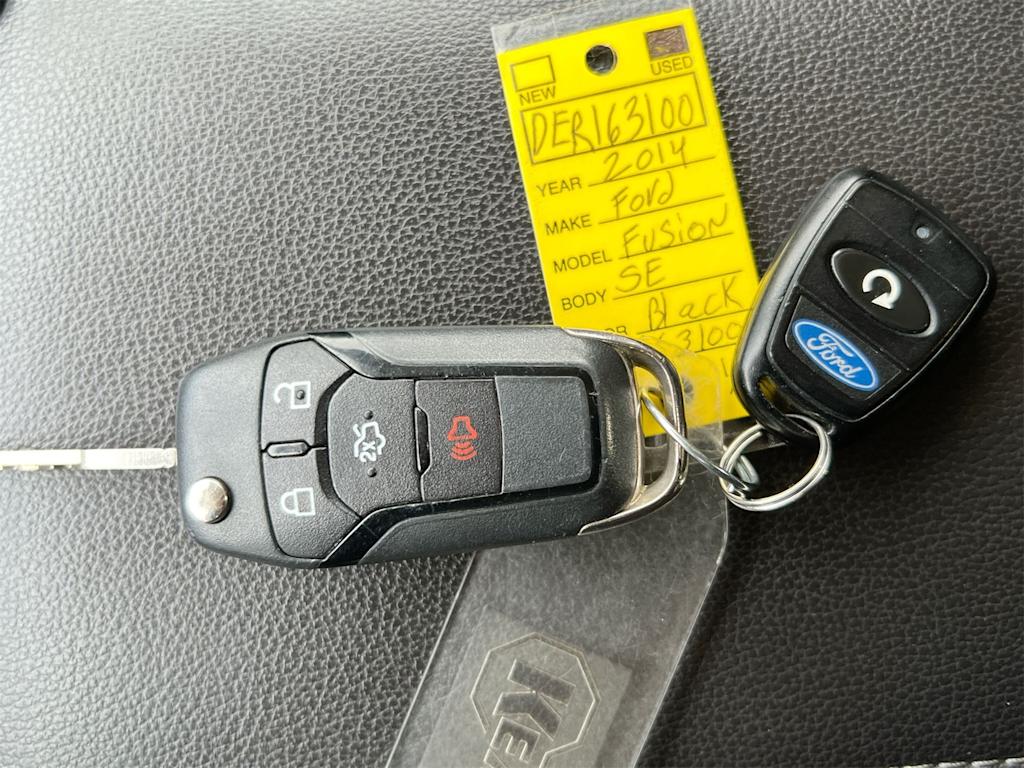 Thumbnail: 2014 Ford Fusion - 16